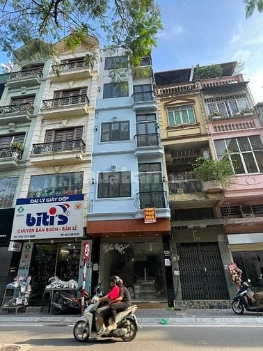 Cho thuê nhà 2 mặt phố, mặt trước 123R Thuỵ Khuê, mặt sau phố Đồng Cổ