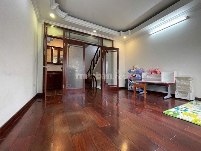 Chính chủ bán gấp Mặt phố Trần Khát Chân giá 19 tỷ, 42mx6T