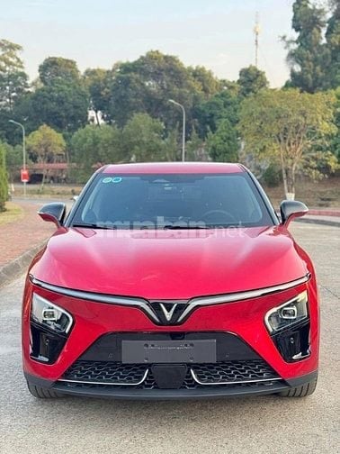 Mua Ngay VinFast VF7 Giá Cực Tốt