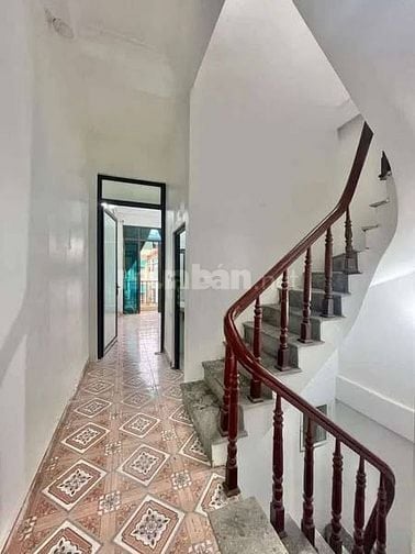 Cho thuê nhà ngõ oto Bằng Liệt- Hoàng Mai -GIÁ 10tr 