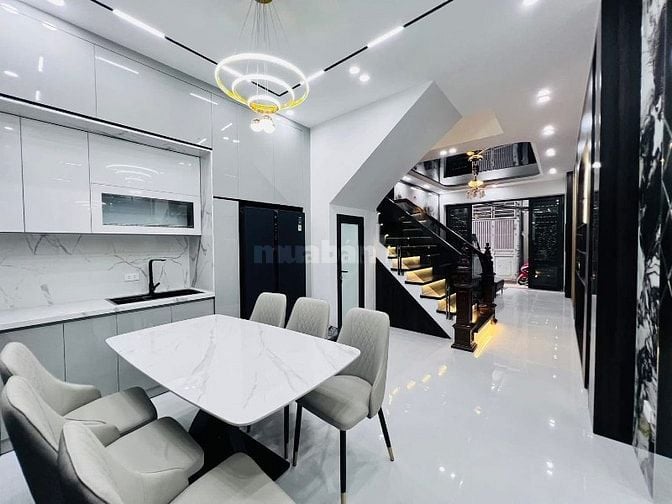 Bán nhà căn Nguyễn Hồng Đào, p14,q Tân Bình giá 3tỷ400tr diện tích lớn