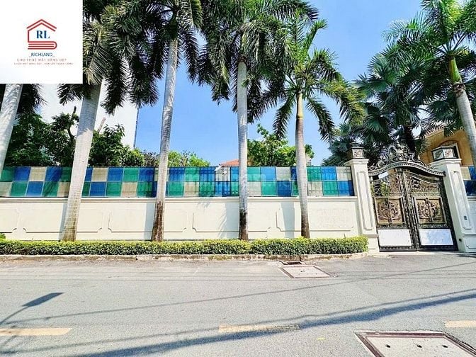 Cho Thuê Biệt Thự Mặt Tiền: 24 Trần Văn Sắc, P.Thảo Điền, Q.2_DT:27x33