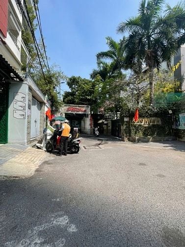 Bán nhà (8x14m) ngay hẻm 7a đường Thành Thái