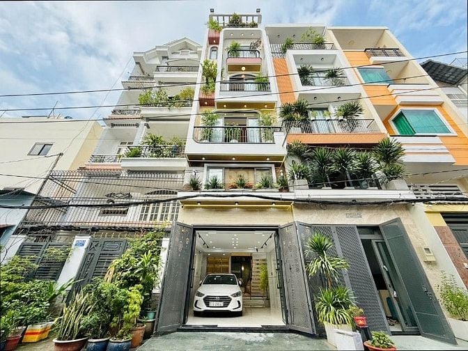 SIÊU PHẨM NHÀ CÓ THANG MÁY Ở GV