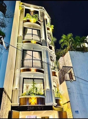SIÊU PHẨM NHÀ CỰC KỲ ĐẸP, CÓ THANG MÁY 450kg ĐƯỜNG 8M Ô TÔ XE TẢI 