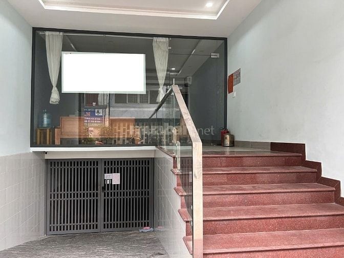 Cho thuê MBKD 50 m2 đường Cù Chính Lan, P13, có chỗ ngủ lại, giá tốt