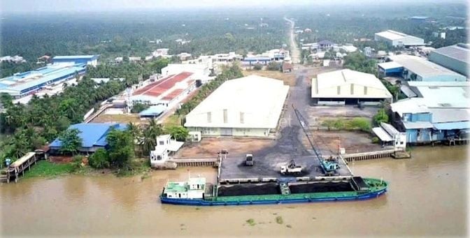  Chuyển nhượng cảng đường thủy và đất cơ sở sản xuất