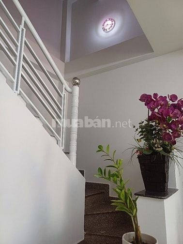 Chính chủ cần bán nhà 3 tầng, DT 4 x 10,5, 3pn,3wc, 