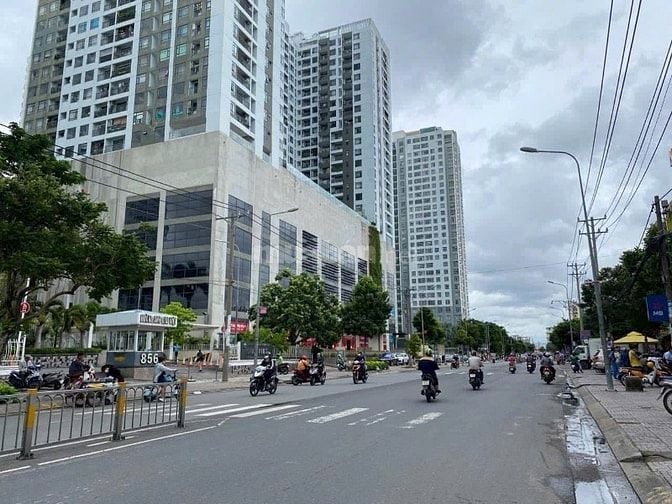 Bán nhà 4x20m, 3 lầu sân thượng, mặt tiền Tạ Quang Bửu 