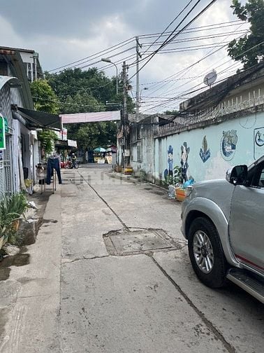 Cho thuê nhà nguyên căn , hẻm ô tô , đường Trần Não 