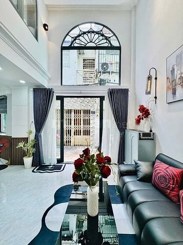 Bán nhà Hoàng Hoa Thám, Phú Nhuận, 3 lầu giá 7,380 tỷ