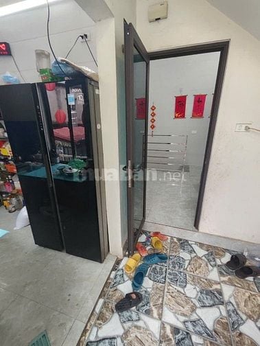 Chính chủ cần cho thuê tầng 3 căn hộ tập thể Lò Đúc giá 12 triệu