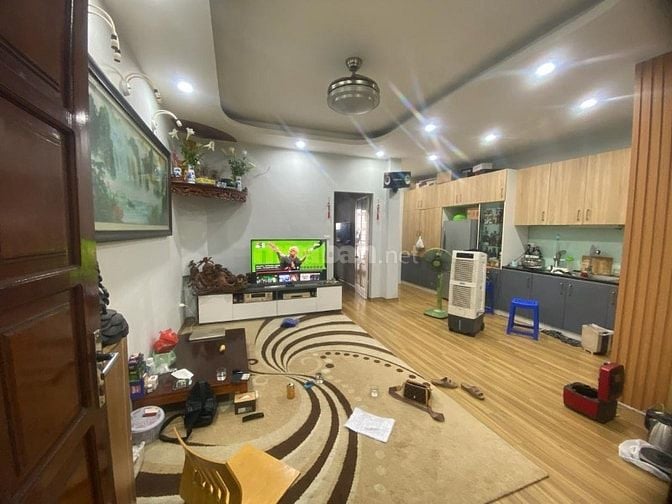 Bán căn tập thể Lạc Trung. Hai Bà Trưng. Hà Nội. Tầng thấp. 3 ngủ 2vệ 