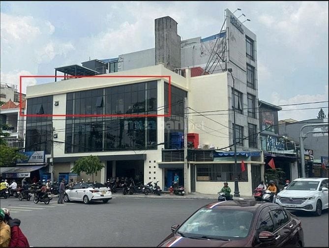  Cho thuê nguyên sàn lầu 2 – mặt tiền lớn gần nhà ga T3 (Tân Sơn Nhất)