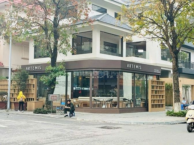 Cho thuê nà mặt phố Thuốc Bắc cực đẹp 18mx3.5 lô góc 6m vị trí cực đep