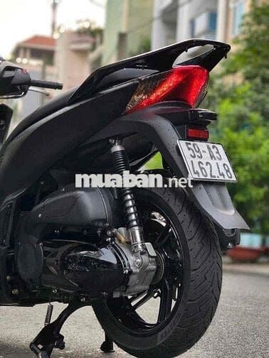 sh 300i nhập ý