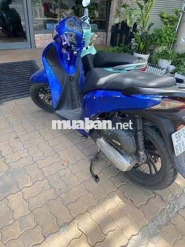 chính chủ SH 150 dk 2013 màu trắng dán decal xanh