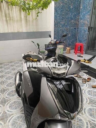 cần bán xe sh 125 nam.xe chính chủ.máy móc còn zin