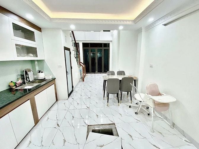Nhà đẹp 5 tầng, diện tích 38m2 mặt tiền 4m, giá 6.15 tỷ đường Ngọc Hồi