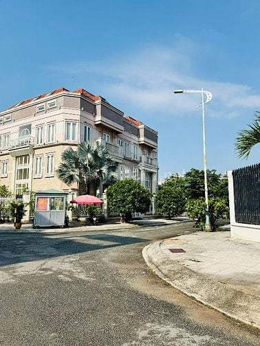 Bán đất Biệt Thự KDC Đông Thủ Thiêm,DT 375m2 (15m x 25m) giá 33tỷ750