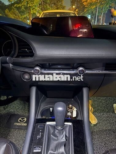 Mazda 3 2021 1.5L Luxury - 20000 km