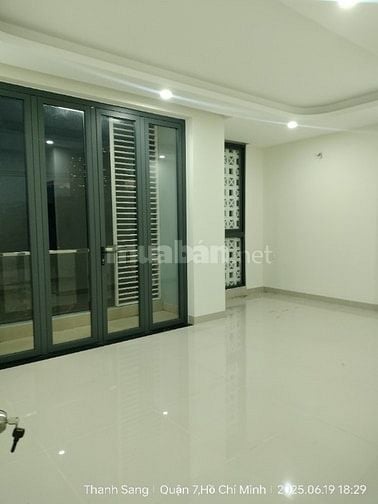 Nhà Mặt Tiền Lê Văn Lương 1 Trệt 3 Lầu 6x30m 5 Phòng Nhà Mới