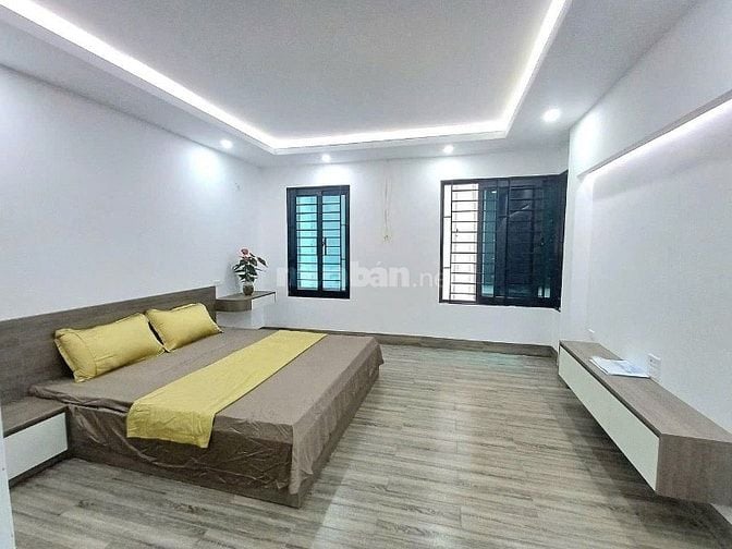Chính chủ cho thuê nhà 5 tầng mới,full đồ tại: Thuỵ Khuê,Tây Hồ