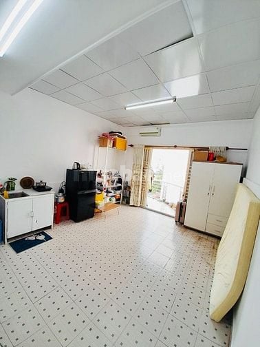 Phòng Full tiện nghi rộng 30m2 có Ban công thoáng - Nguyễn Thượng Hiền