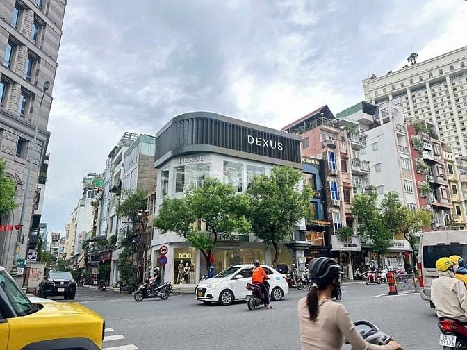 CHO THUÊ NHÀ GÓC 2 MẶT TIỀN SIÊU ĐẸP – Nam Kỳ Khởi Nghĩa, Quận 3