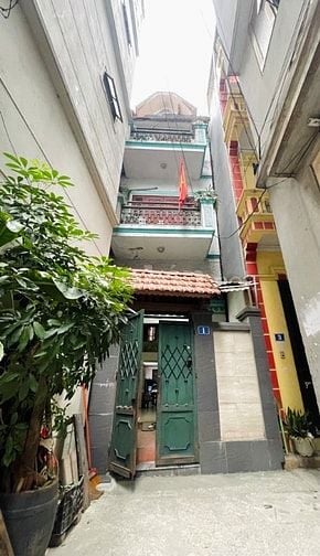 BÁN NHÀ TRUNG KÍNH - 60m2 - Ô TÔ ĐỖ CỬA - CHỈ 15 TỶ 