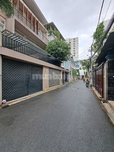 Mặt tiền Khu Sân Bay. 8x20m. 3 Tầng. 