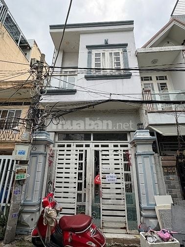 Cần cho thuê nhà hai tầng 2PN, Quận 7, 9triệu / tháng