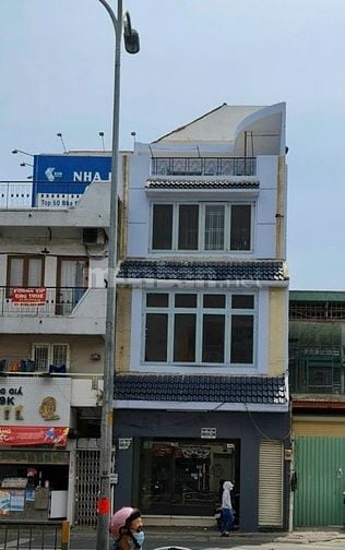 Nhà mặt tiền - Đang có hợp đồng thuê tốt