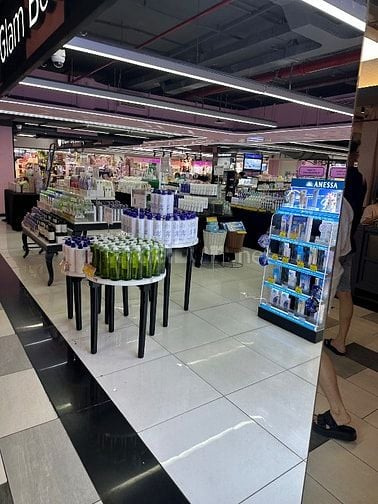 Tuyển nhân viên lau chùi dọn dẹp vệ sinh làm việc văn phòng 