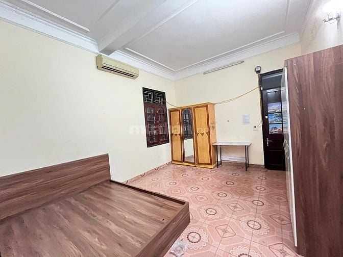 Phòng 30m2, tầng 2 ngõ 326 Lê Trọng Tấn, đủ đồ