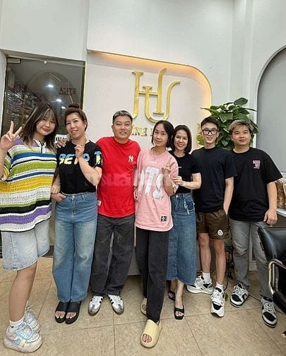 Tuyển thợ phụ nữ biết gội đầu vô hoá chất giỏi 