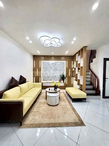HƠN 5 TỶ NHÀ 5 TẦNG PHỐ NGUYỄN CAO - LÒ ĐÚC - 3 PN ĐẦY ĐỦ CÔNG NĂNG