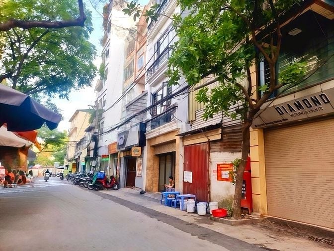 Bán đất Cầu Giấy 81m2,lô góc,mt 9m,50m ra phố,KD,thông,dòng tiền khủng