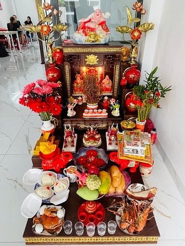 Cần tuyển nhân viên  nữ bán hàng 