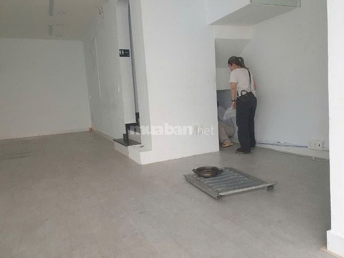 Cho thuê nhà mặt tiền đường Huỳnh Văn Bánh, PHường 13, Quận Phú Nhuận