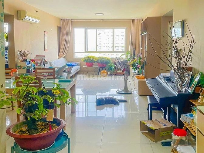 Cần bán Căn hộ tại Tropic Garden Thảo Điền tầng trung 2 phòng ngủ 88m2