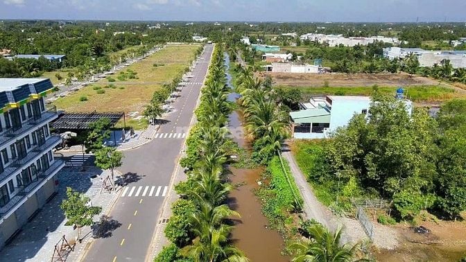 Bán 2 nền đất 100m2, trong khu dân cư đường 824.