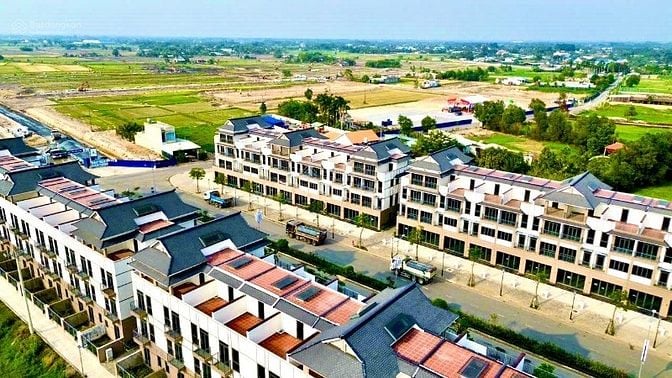 Vị trí độc quyền:11 nền nhà phố đường 3/2, cách Vinhomes 200m, giá F0