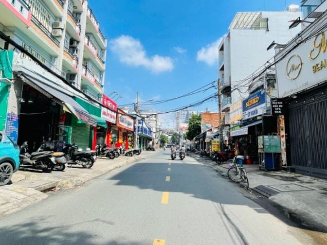 MẶT TIỀN KD, 920m2 x 5 Tầng, TN 100tr/th giá rẻ ngay Âu Cơ Tân Phú 