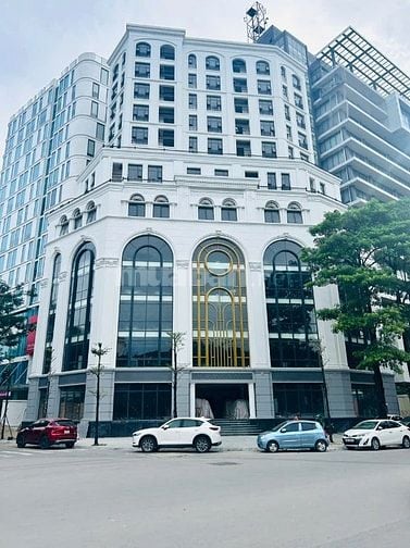 Cho thuê nhà mặt phố Khuất Duy Tiến 110mx9T, lô góc 30M mặt tiền !!!