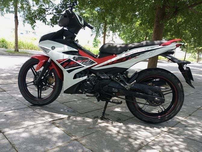 Nhà ít đi bán xe ích Sai tơ xe còn mới 