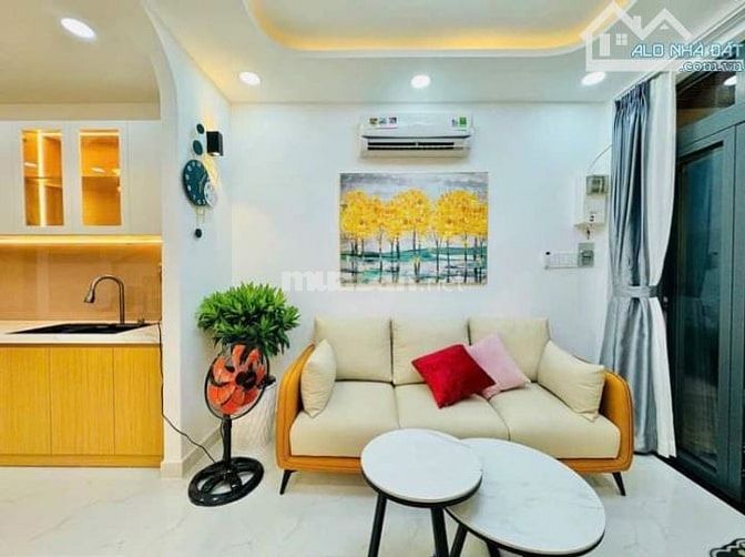 TC dưới 2Tỷ chốt ngay căn nhà gần chợ GV-1/Nguyễn Du. 49.5m2-2tầng-3pn