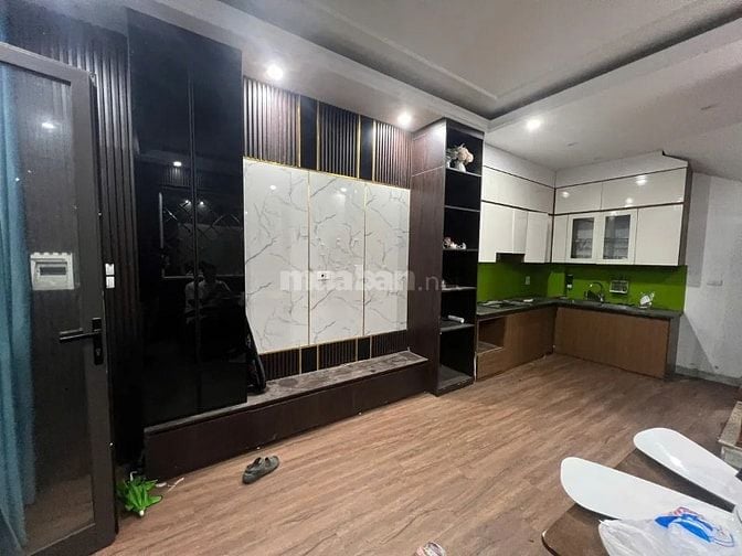 Bán nhà Ngọc Hồi 30m2, 5 tầng, mặt tiền 4.3m ngõ ô tô tránh, giá 5.5 t