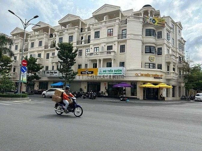 Siêu Phẩm!!! Cho thuê 2 căn liền kề mặt tiền đường số 3 KDC Cityland