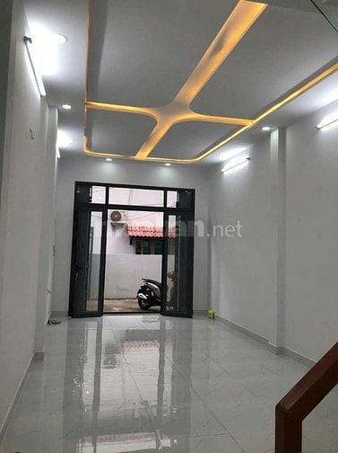 vỡ nợ bán gấp nhà đường Bùi Minh Trực, P 5, quận 8. 62m2, giá 975tr